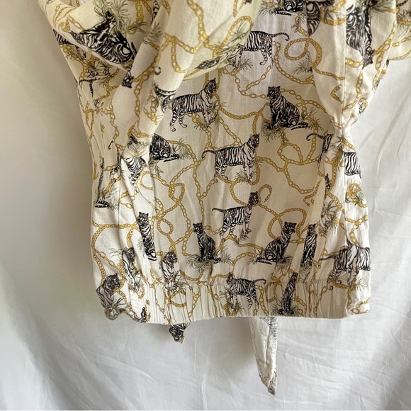 YFL Reserved tiger all over print cropped, ties front wrap style top, size US S - Picture 7 of 7